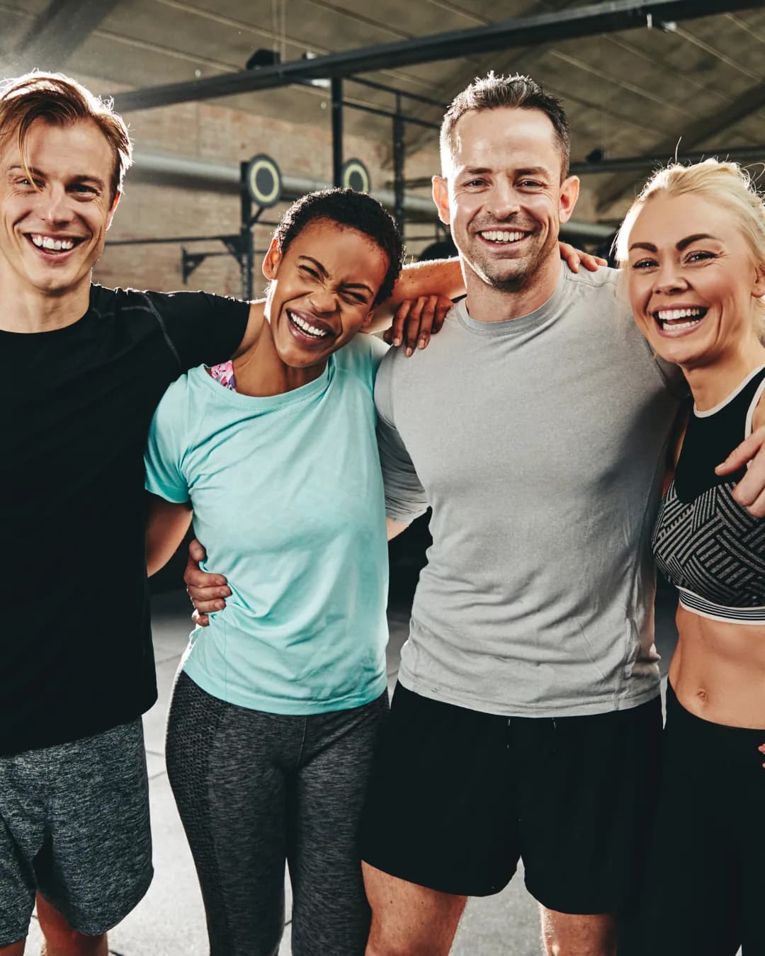 Teilnehmer eines Teambuilding-Workshops beim Boxtraining